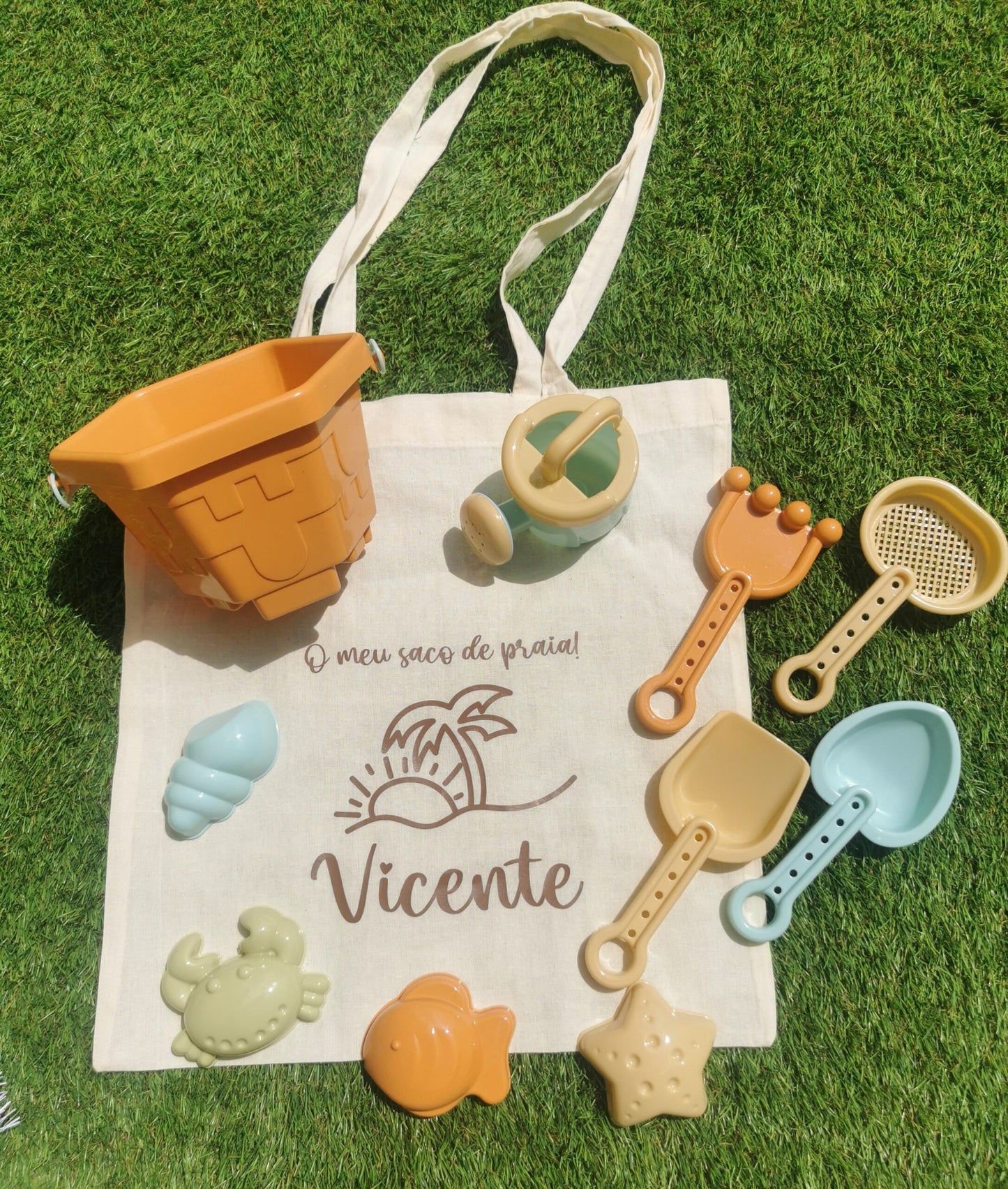 Conjunto de Praia (Tote bag, toalha, óculos e brinquedos)