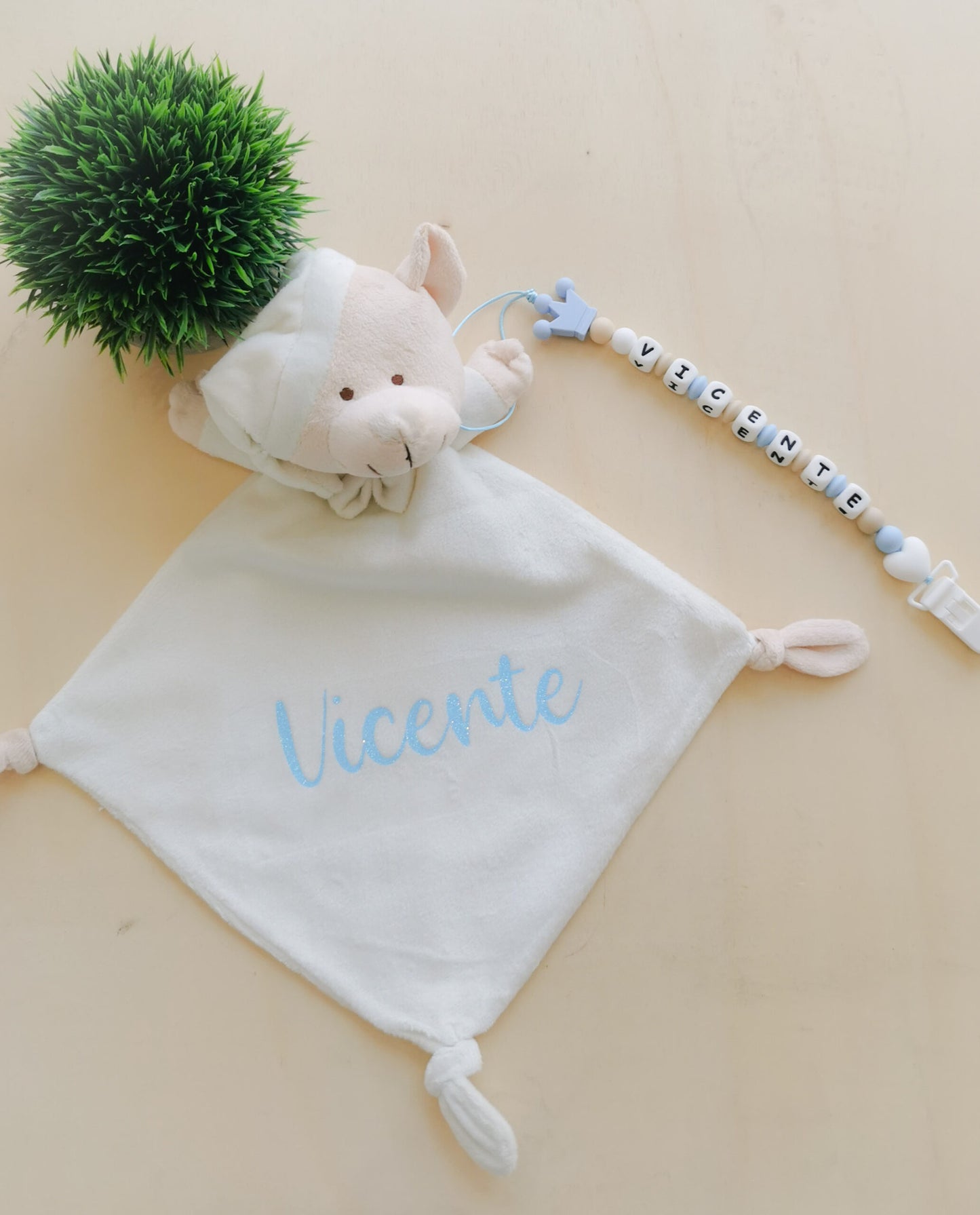 Doudou personalizado com nome do bebé